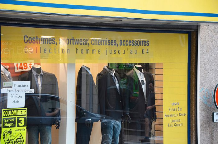 Marquage magasin VV24 Coulommiers vitrine