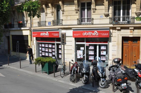 Création et pose d'une enseigne pour l'agence immobilière abithéa a Paris